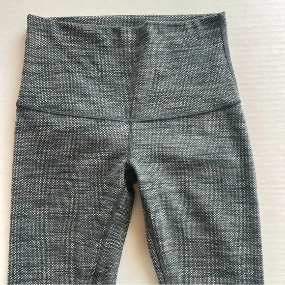 Wunder Under High Rise Crop Women size 4 - Picture 2 of 11